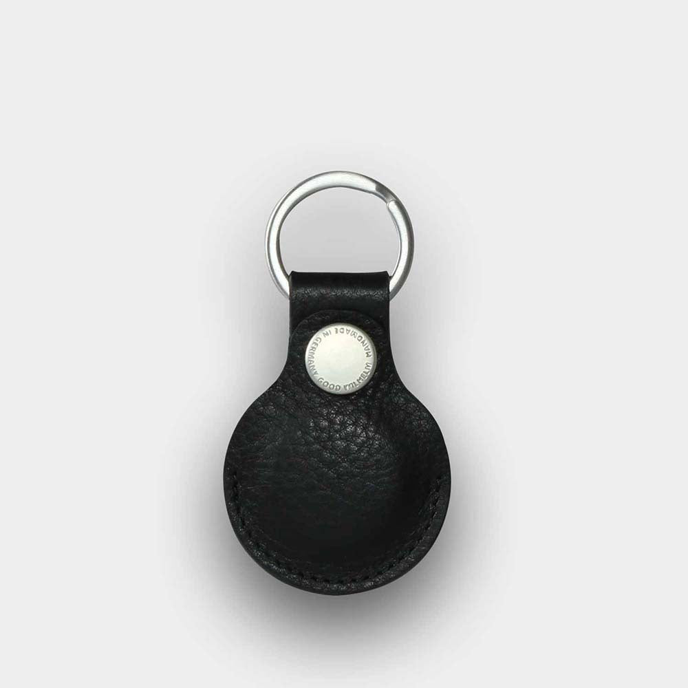 Vorderseite eines Schlüsselanhängers für den Apple Airtag aus schwarzem Leder und Schlüsselring